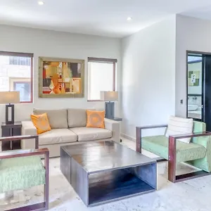https://el-faro-by-teamoplaya.quintano-roohotels.com